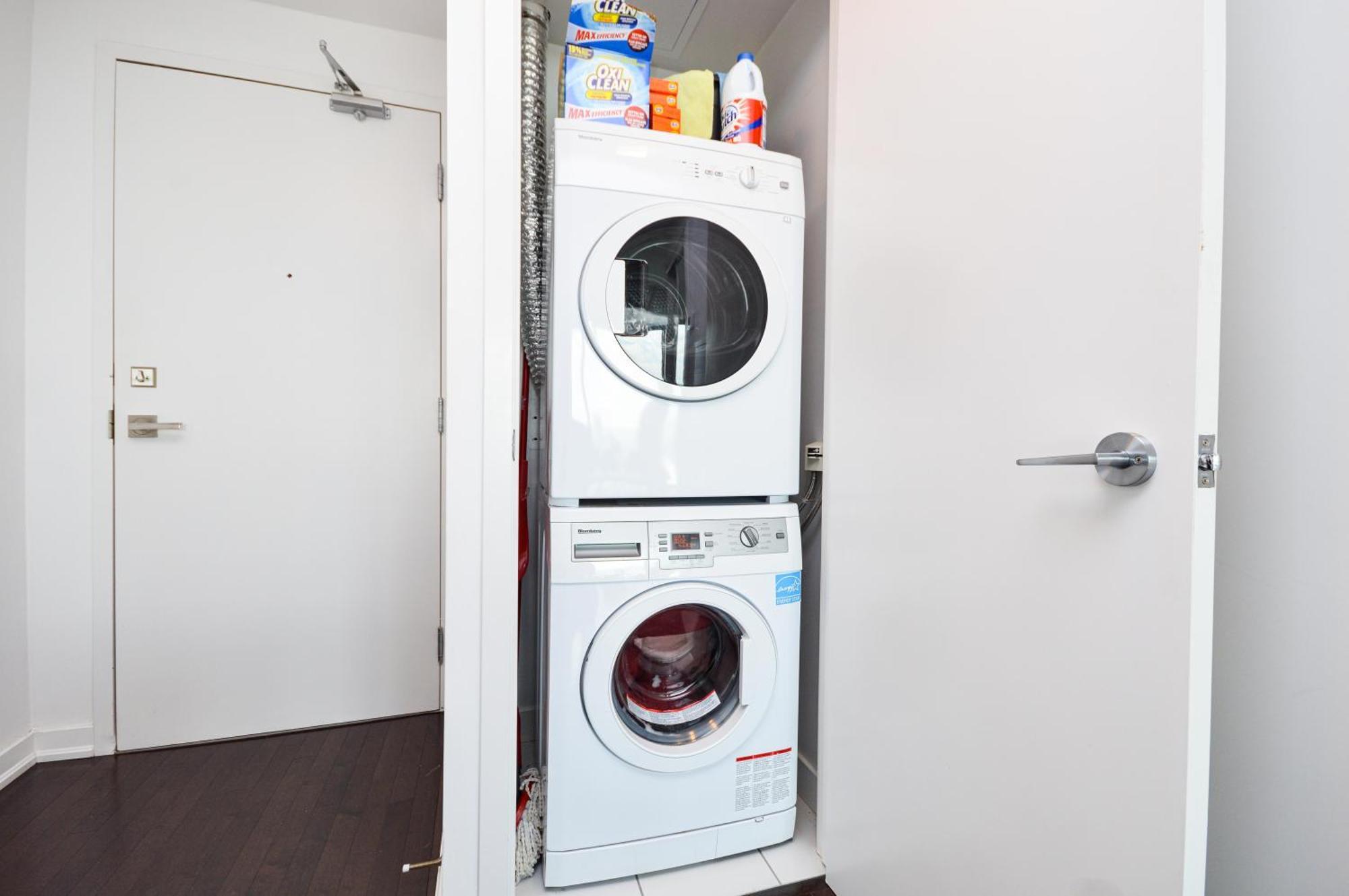 Downtown Toronto Condo Near Cn Tower, Scotiabank Arena, Rogers Centre, Union Station Екстериор снимка