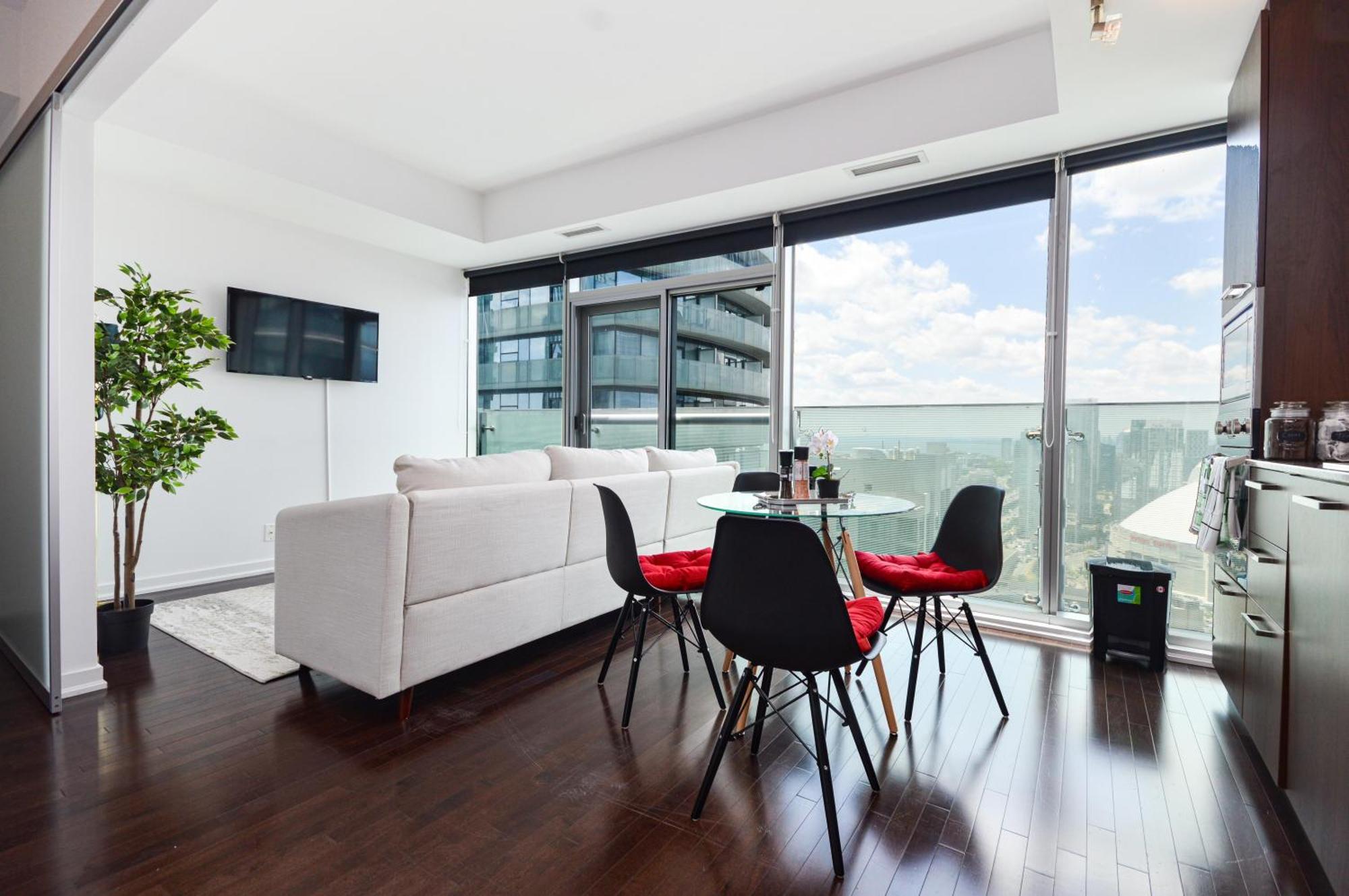 Downtown Toronto Condo Near Cn Tower, Scotiabank Arena, Rogers Centre, Union Station Екстериор снимка