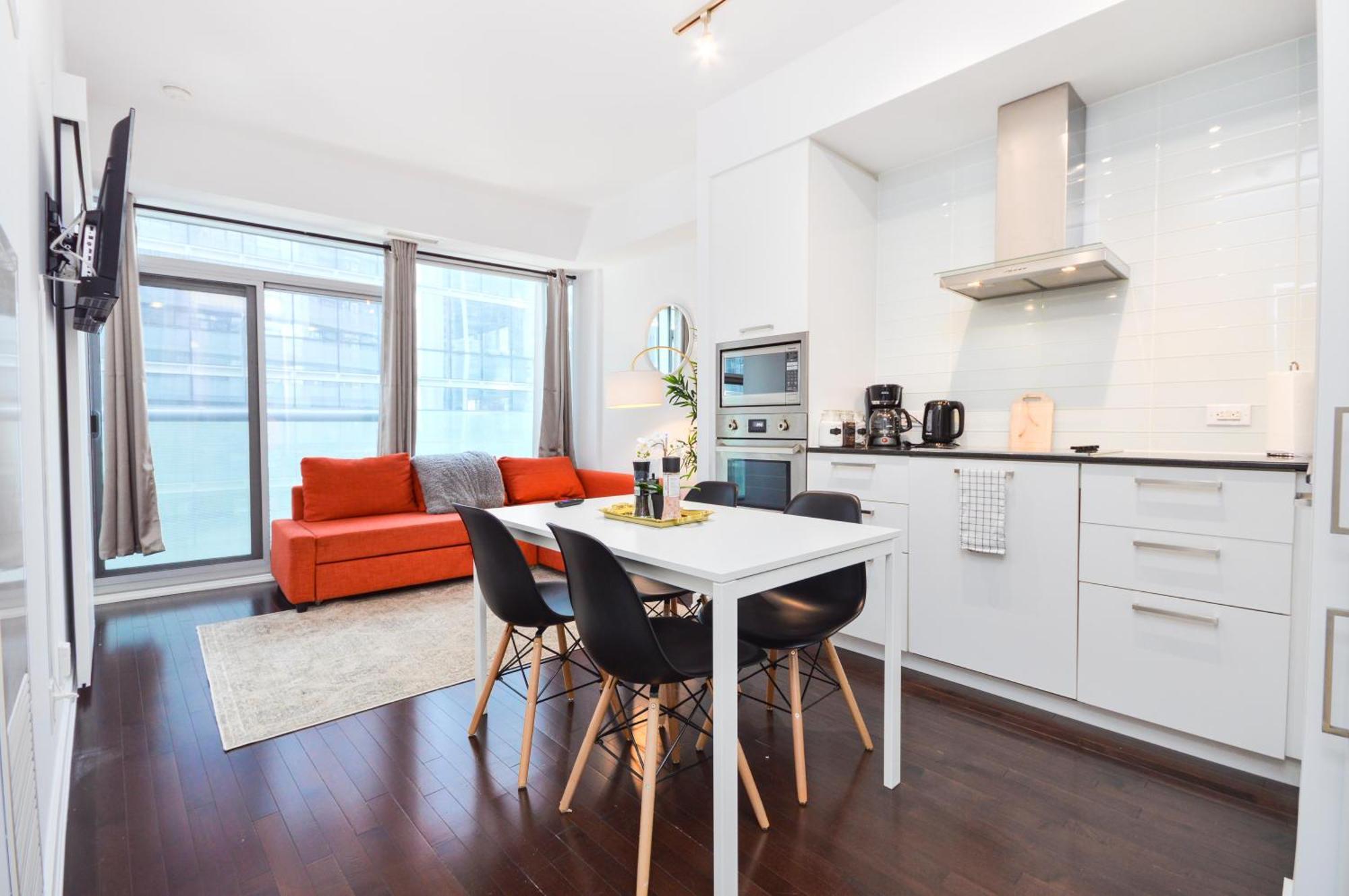 Downtown Toronto Condo Near Cn Tower, Scotiabank Arena, Rogers Centre, Union Station Екстериор снимка