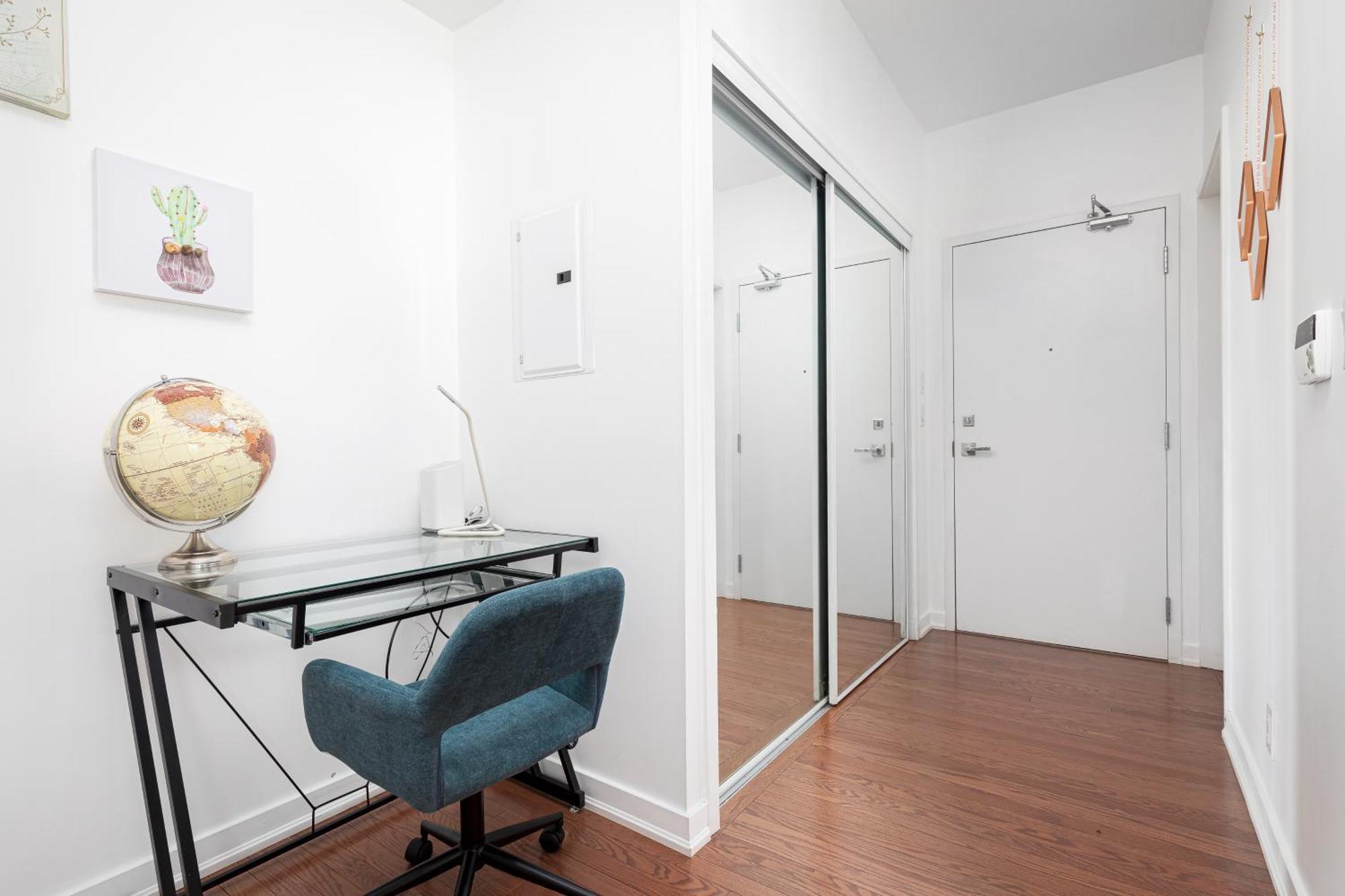 Downtown Toronto Condo Near Cn Tower, Scotiabank Arena, Rogers Centre, Union Station Екстериор снимка