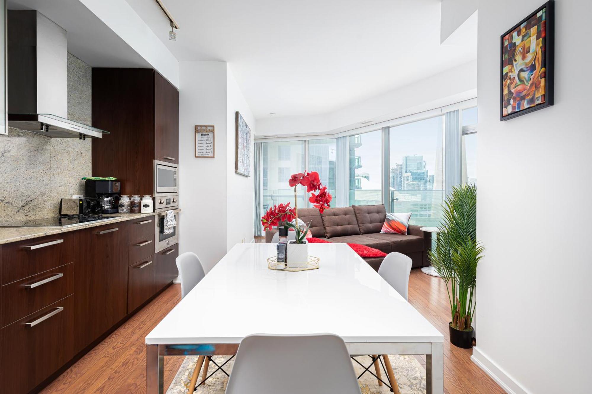 Downtown Toronto Condo Near Cn Tower, Scotiabank Arena, Rogers Centre, Union Station Екстериор снимка